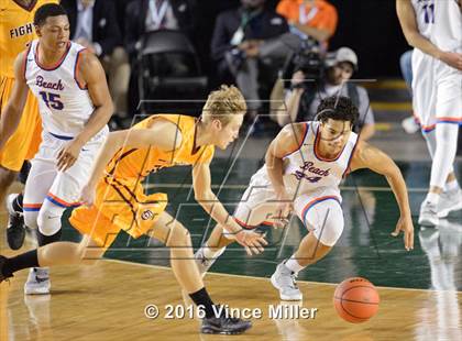 Thumbnail 2 in Rainier Beach vs O'Dea (WIAA 3A Final)  photogallery.