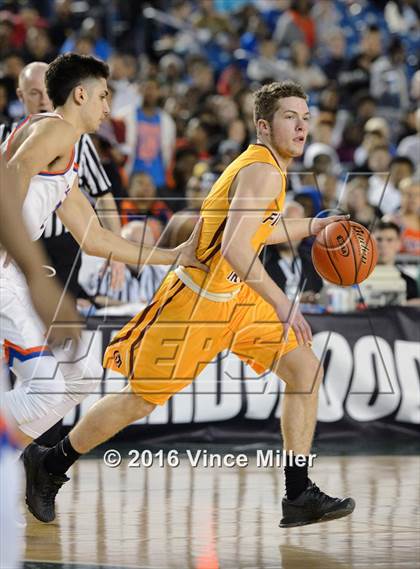 Thumbnail 2 in Rainier Beach vs O'Dea (WIAA 3A Final)  photogallery.