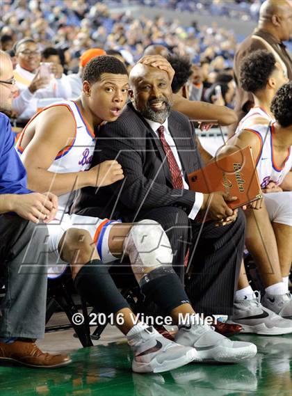 Thumbnail 3 in Rainier Beach vs O'Dea (WIAA 3A Final)  photogallery.