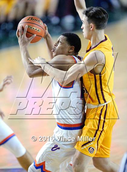 Thumbnail 1 in Rainier Beach vs O'Dea (WIAA 3A Final)  photogallery.