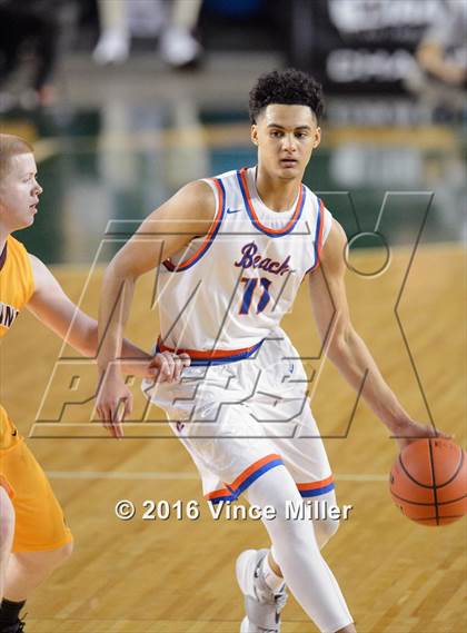 Thumbnail 2 in Rainier Beach vs O'Dea (WIAA 3A Final)  photogallery.