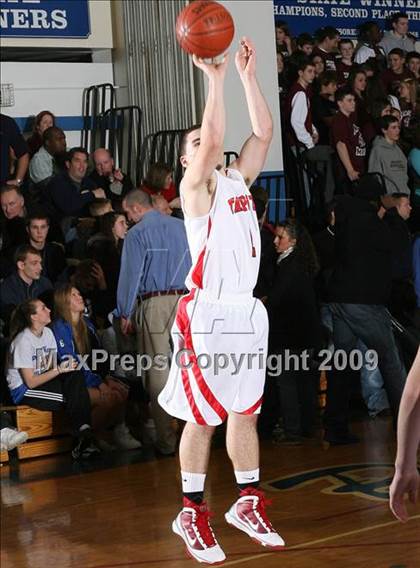 Thumbnail 1 in Albertus Magnus vs. Tapan Zee photogallery.