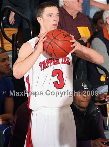 Thumbnail 2 in Albertus Magnus vs. Tapan Zee photogallery.