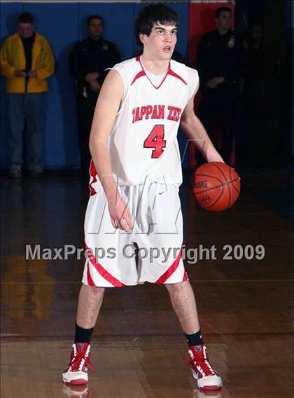Thumbnail 2 in Albertus Magnus vs. Tapan Zee photogallery.