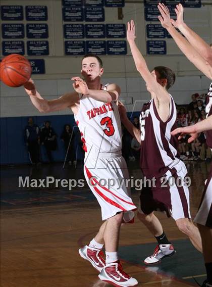 Thumbnail 3 in Albertus Magnus vs. Tapan Zee photogallery.
