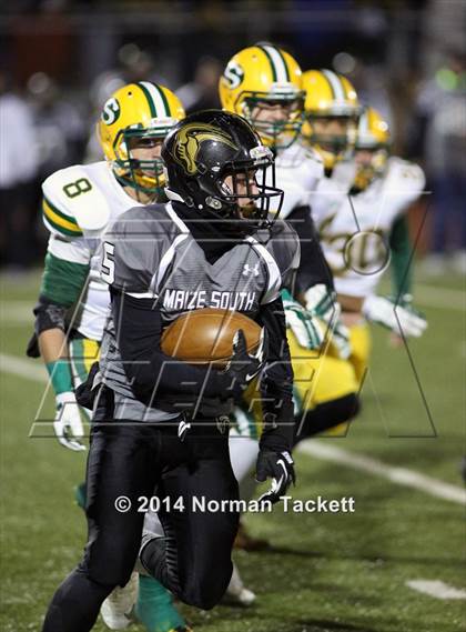 Thumbnail 3 in South vs. Maize South photogallery.