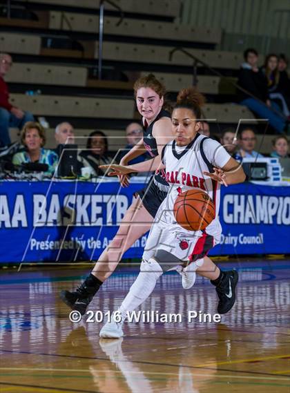 Thumbnail 3 in Floral Park Memorial vs. Rye (NYSPHSAA Class A Semifinal) photogallery.