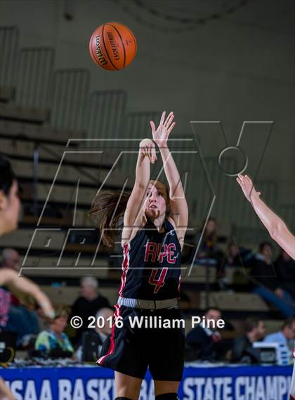 Thumbnail 2 in Floral Park Memorial vs. Rye (NYSPHSAA Class A Semifinal) photogallery.