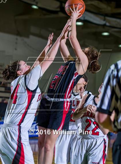 Thumbnail 1 in Floral Park Memorial vs. Rye (NYSPHSAA Class A Semifinal) photogallery.