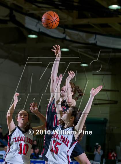 Thumbnail 2 in Floral Park Memorial vs. Rye (NYSPHSAA Class A Semifinal) photogallery.