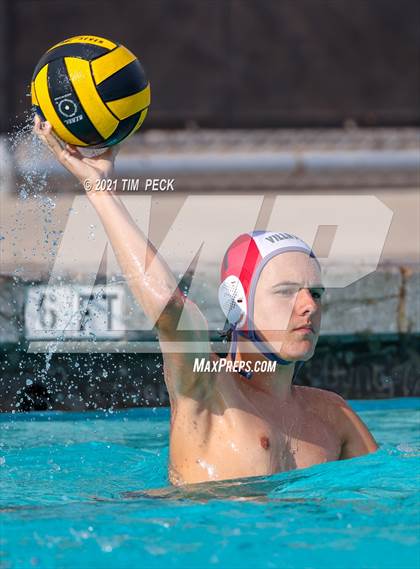 Thumbnail 1 in El Modena @ Villa Park photogallery.