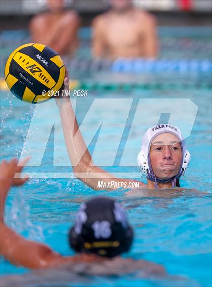 Thumbnail 2 in El Modena @ Villa Park photogallery.