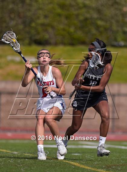 Thumbnail 3 in St. Ignatius vs. Archbishop Mitty photogallery.