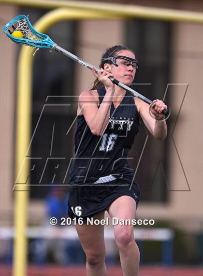 Thumbnail 3 in St. Ignatius vs. Archbishop Mitty photogallery.