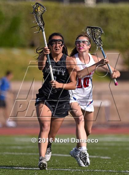 Thumbnail 2 in St. Ignatius vs. Archbishop Mitty photogallery.