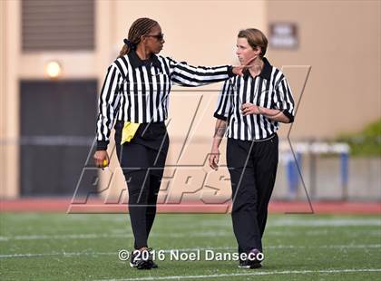 Thumbnail 3 in St. Ignatius vs. Archbishop Mitty photogallery.