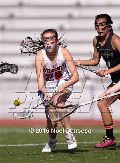 Thumbnail 3 in St. Ignatius vs. Archbishop Mitty photogallery.