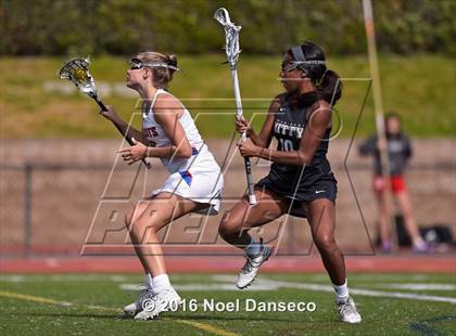Thumbnail 1 in St. Ignatius vs. Archbishop Mitty photogallery.