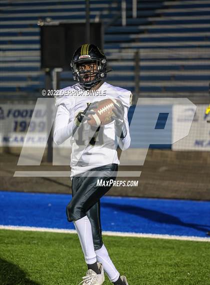 Thumbnail 1 in West Hempstead vs. Seaford (NYSPHSAA Section 8 Conference 4 Semifinal) photogallery.