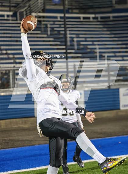 Thumbnail 1 in West Hempstead vs. Seaford (NYSPHSAA Section 8 Conference 4 Semifinal) photogallery.