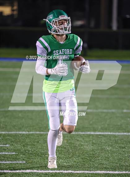 Thumbnail 1 in West Hempstead vs. Seaford (NYSPHSAA Section 8 Conference 4 Semifinal) photogallery.