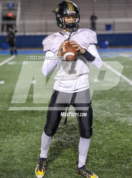 Thumbnail 3 in West Hempstead vs. Seaford (NYSPHSAA Section 8 Conference 4 Semifinal) photogallery.