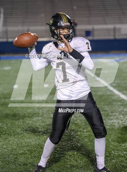 Thumbnail 1 in West Hempstead vs. Seaford (NYSPHSAA Section 8 Conference 4 Semifinal) photogallery.