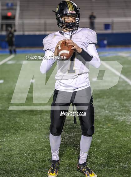 Thumbnail 1 in West Hempstead vs. Seaford (NYSPHSAA Section 8 Conference 4 Semifinal) photogallery.