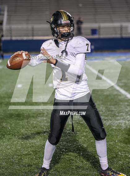 Thumbnail 3 in West Hempstead vs. Seaford (NYSPHSAA Section 8 Conference 4 Semifinal) photogallery.