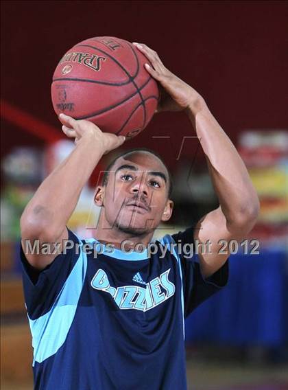 Thumbnail 3 in Edison vs. Los Osos (MaxPreps Holiday Classic) photogallery.