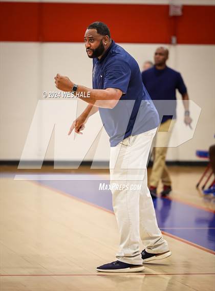 Thumbnail 3 in Hillcrest vs Overton (Memphis Hoopfest) photogallery.