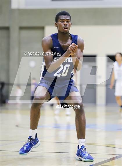 Thumbnail 1 in Bullard @ Clovis North photogallery.