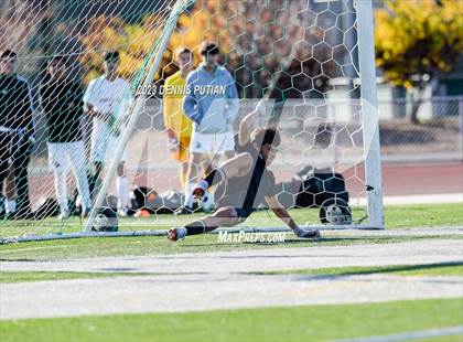 Thumbnail 1 in Burlingame vs. Saint Francis (Sunnyvale Christmas Cup) photogallery.