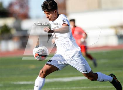 Thumbnail 1 in Burlingame vs. Saint Francis (Sunnyvale Christmas Cup) photogallery.