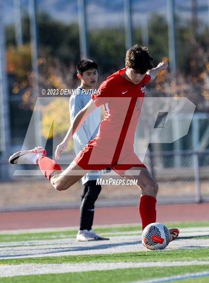 Thumbnail 2 in Burlingame vs. Saint Francis (Sunnyvale Christmas Cup) photogallery.