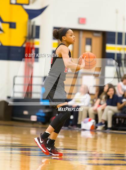 Thumbnail 2 in Little Elm vs. Liberty (5A Region 2 Bi-District Playoff) photogallery.