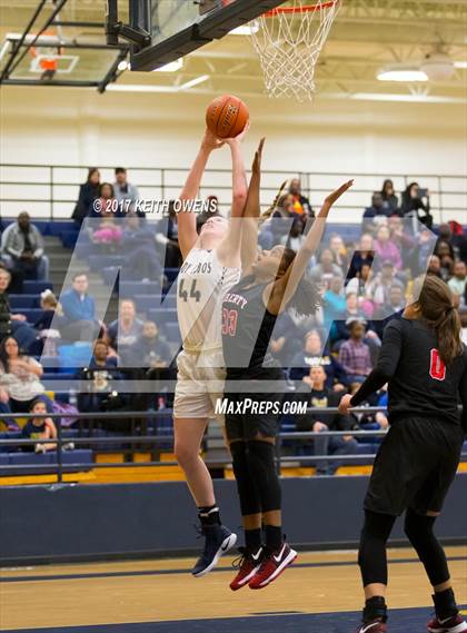 Thumbnail 3 in Little Elm vs. Liberty (5A Region 2 Bi-District Playoff) photogallery.
