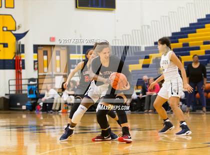 Thumbnail 2 in Little Elm vs. Liberty (5A Region 2 Bi-District Playoff) photogallery.