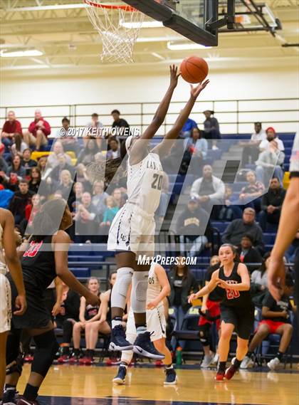 Thumbnail 3 in Little Elm vs. Liberty (5A Region 2 Bi-District Playoff) photogallery.