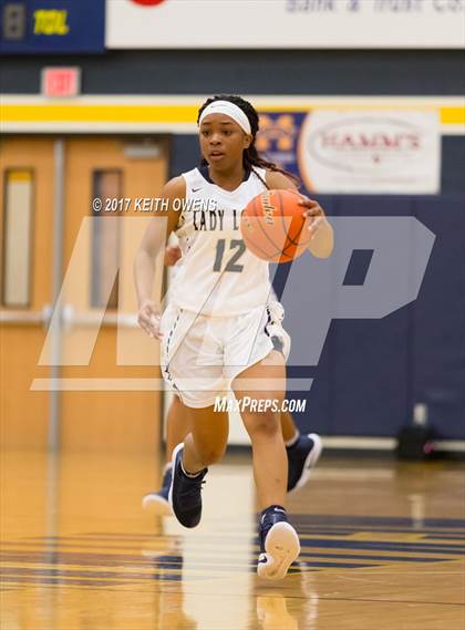 Thumbnail 3 in Little Elm vs. Liberty (5A Region 2 Bi-District Playoff) photogallery.