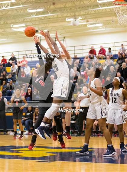 Thumbnail 1 in Little Elm vs. Liberty (5A Region 2 Bi-District Playoff) photogallery.