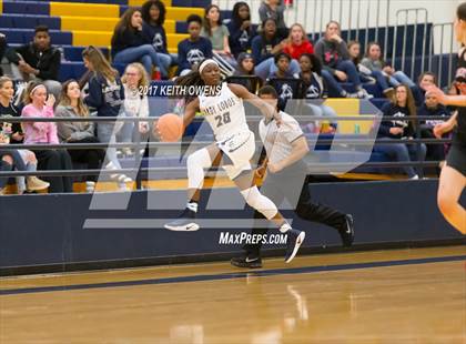 Thumbnail 3 in Little Elm vs. Liberty (5A Region 2 Bi-District Playoff) photogallery.