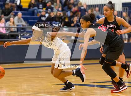 Thumbnail 1 in Little Elm vs. Liberty (5A Region 2 Bi-District Playoff) photogallery.