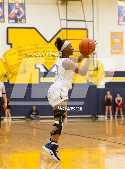 Thumbnail 3 in Little Elm vs. Liberty (5A Region 2 Bi-District Playoff) photogallery.