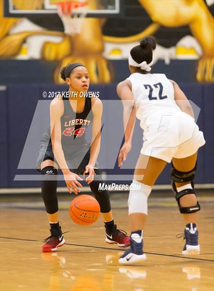 Thumbnail 1 in Little Elm vs. Liberty (5A Region 2 Bi-District Playoff) photogallery.