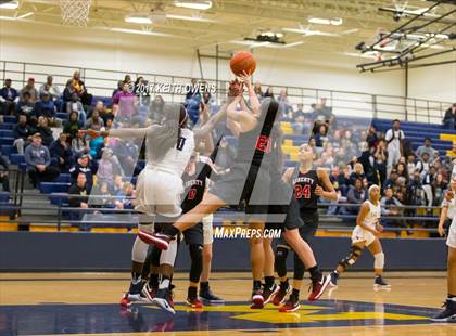 Thumbnail 3 in Little Elm vs. Liberty (5A Region 2 Bi-District Playoff) photogallery.