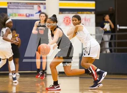 Thumbnail 3 in Little Elm vs. Liberty (5A Region 2 Bi-District Playoff) photogallery.