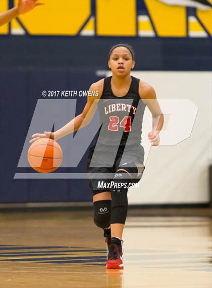 Thumbnail 3 in Little Elm vs. Liberty (5A Region 2 Bi-District Playoff) photogallery.