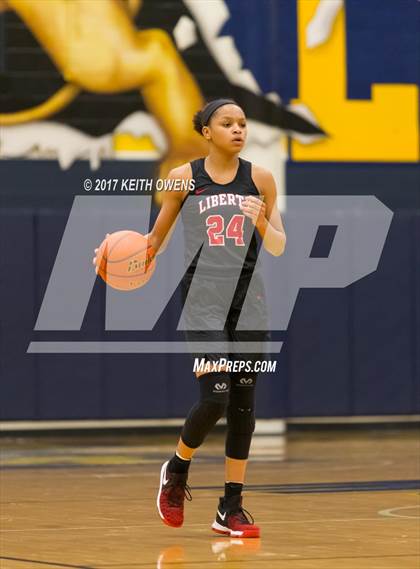Thumbnail 3 in Little Elm vs. Liberty (5A Region 2 Bi-District Playoff) photogallery.