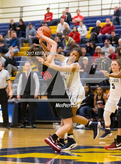 Thumbnail 3 in Little Elm vs. Liberty (5A Region 2 Bi-District Playoff) photogallery.